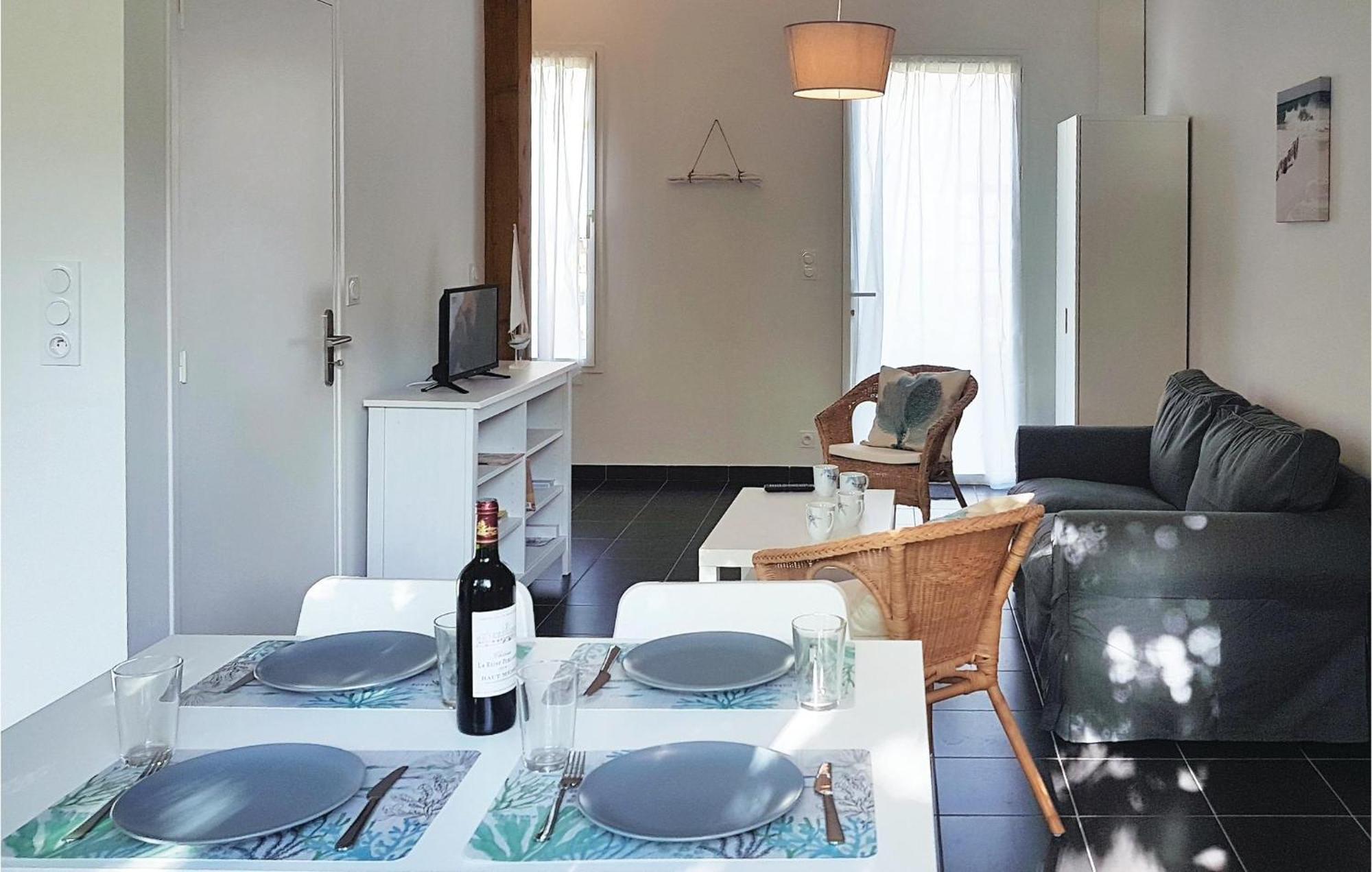 Beautiful Home In Erdeven With Kitchenette Экстерьер фото